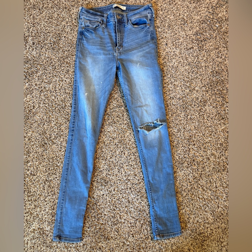 Abercrombie & Fitch Blue Skinny Jeans with Knee Rip